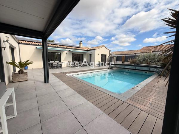 Maison à LES SABLES-D'OLONNE, 85340 - 7 pièces 229m²