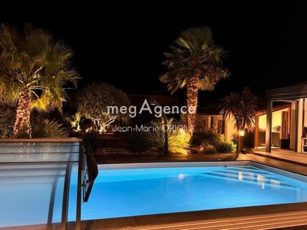 Maison à LES SABLES-D'OLONNE, 85340 - 7 pièces 229m²
