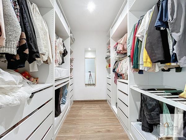 VILLA DE TYPE T4 DE 101M² SUR TERRAIN DE 748M²