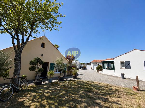 Maison à vendre Saint Jean De Monts - 4 pièces, 131m² avec 3 chambre(s) à 337 600€ - AJP Immobilier Saint-Jean-de-Monts