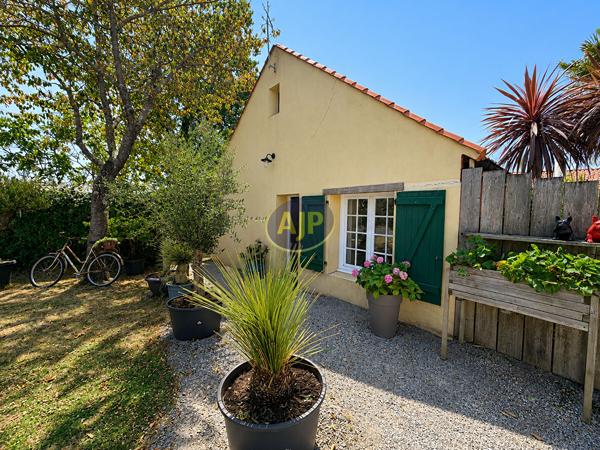 Maison à vendre Saint Jean De Monts - 4 pièces, 131m² avec 3 chambre(s) à 337 600€ - AJP Immobilier Saint-Jean-de-Monts