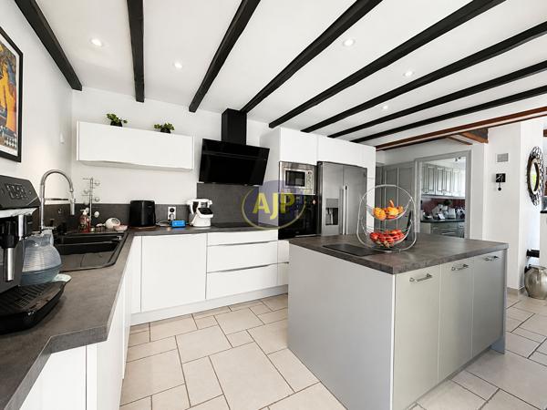 Maison à vendre Saint Jean De Monts - 4 pièces, 131m² avec 3 chambre(s) à 337 600€ - AJP Immobilier Saint-Jean-de-Monts