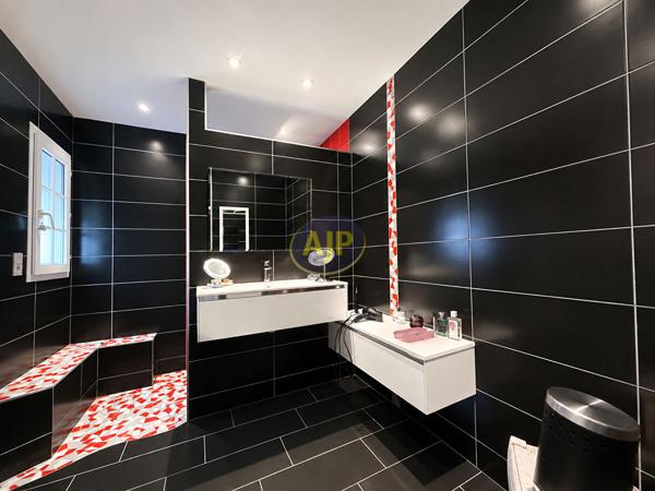 Maison à vendre Saint Jean De Monts - 4 pièces, 131m² avec 3 chambre(s) à 337 600€ - AJP Immobilier Saint-Jean-de-Monts