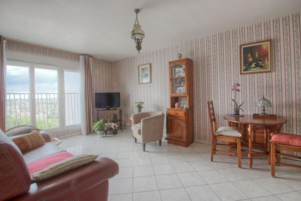 Appartement 3 pièces 2 chambres 68 m² + cave + 2 parkings