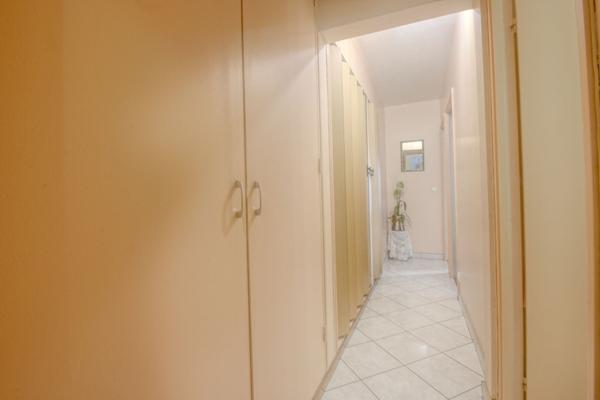 Appartement 3 pièces 2 chambres 68 m² + cave + 2 parkings