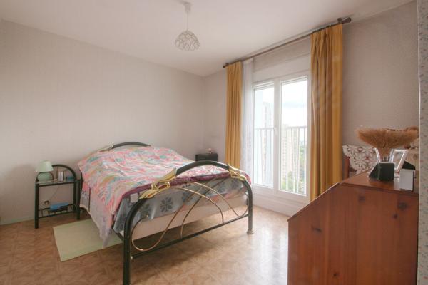 Appartement 3 pièces 2 chambres 68 m² + cave + 2 parkings