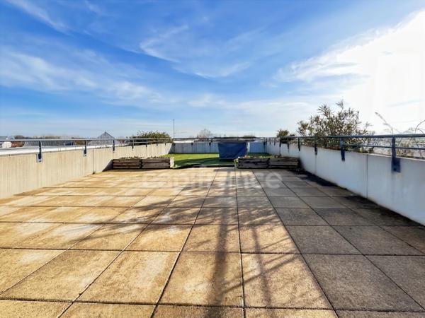 Dernier étage - Magnifique T4 lumineux avec toit-terrasse à LONGVIC !