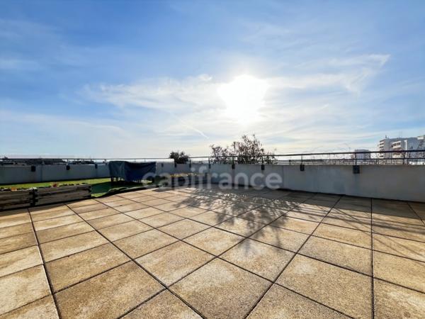 Dernier étage - Magnifique T4 lumineux avec toit-terrasse à LONGVIC !