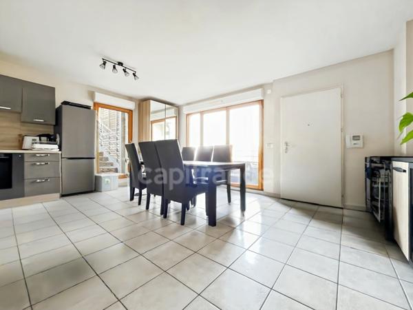 Dernier étage - Magnifique T4 lumineux avec toit-terrasse à LONGVIC !