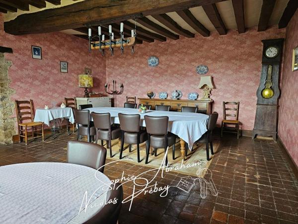 MURS COMMERCIAUX D'UN DOMAINE EXCEPTIONNEL ? AUX PORTES DE LA RÉGION PARISIENNE