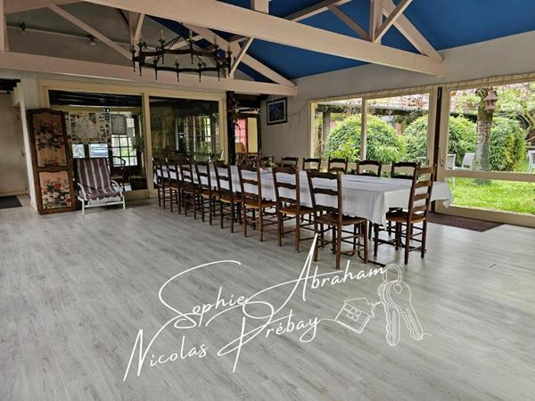 MURS COMMERCIAUX D'UN DOMAINE EXCEPTIONNEL ? AUX PORTES DE LA RÉGION PARISIENNE