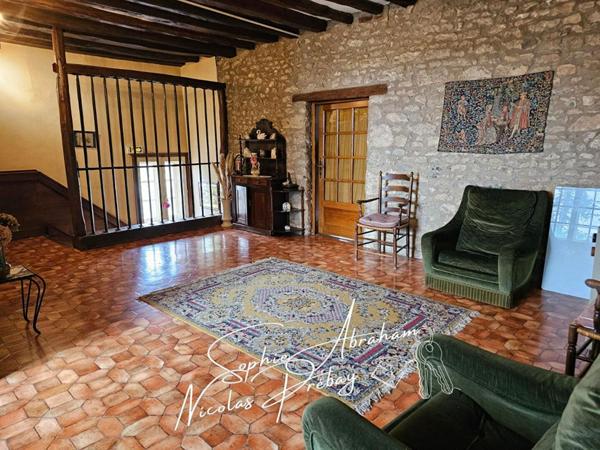 MURS COMMERCIAUX D'UN DOMAINE EXCEPTIONNEL ? AUX PORTES DE LA RÉGION PARISIENNE