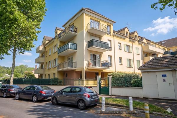 Appartement Saint Ouen L'Aumône 2 pièces 53 m2 !