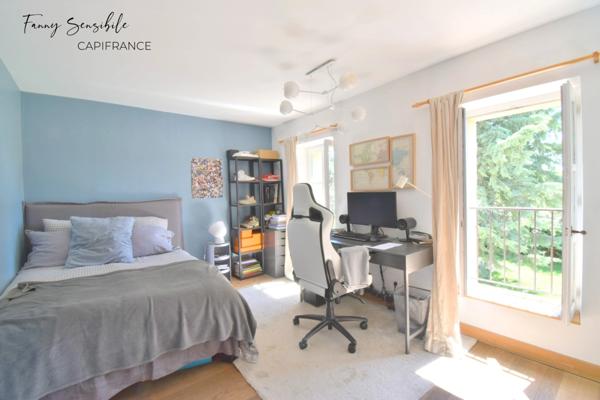 Bergerie en pierre du XVIIIᵉ siècle rénovée - 200 m2 - terrain 5000 m2 avec piscine - 25 min Aix-en-Provence