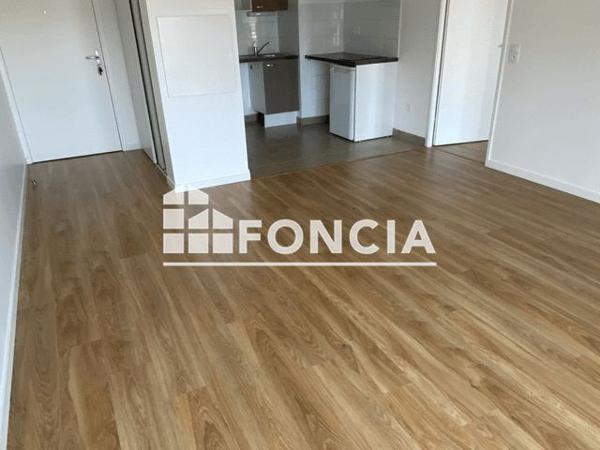 Location Appartement 2 pièces 45 m² - 69 A RUE HONORE DAUMIER La Rochette 77000