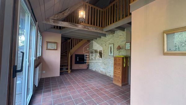 AUTHUME . Maison de caractère de 143 m² avec jardin et dépendance.