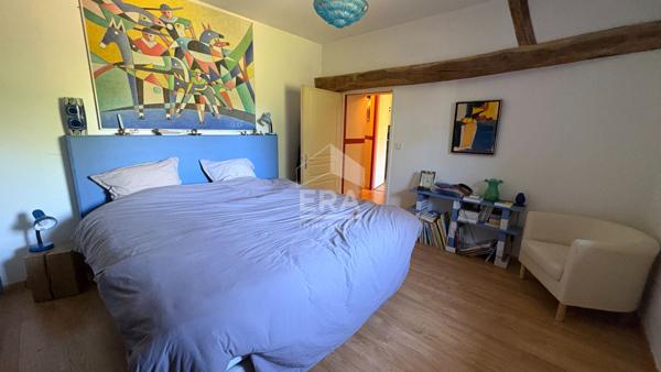 AUTHUME . Maison de caractère de 143 m² avec jardin et dépendance.