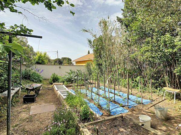 A vendre une villa 5 pièce(s) de 94 m2 sur une parcelle de 1064 m2 secteur La Croix Rouge 13013 MARSEILLE