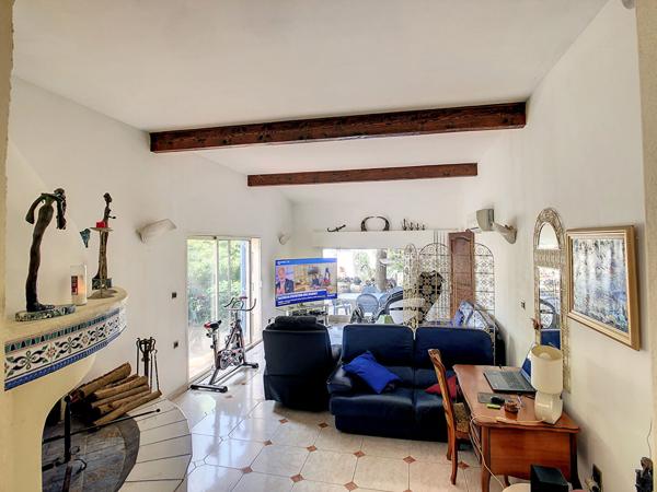 A vendre une villa 5 pièce(s) de 94 m2 sur une parcelle de 1064 m2 secteur La Croix Rouge 13013 MARSEILLE