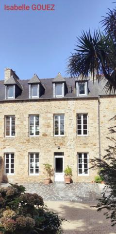 MAISON EN PIERRE DE 200 M2 8 CHAMBRES GRAND JARDIN