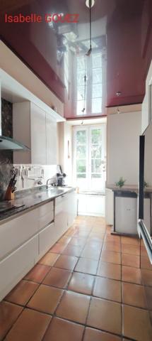 MAISON EN PIERRE DE 200 M2 8 CHAMBRES GRAND JARDIN