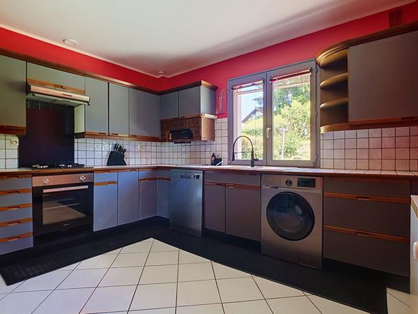 Maison familiale 4 chambres sur un terrain de 1030m²  à Bons-en-Chablais
