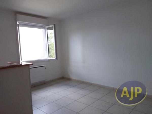Appartement à louer La Romagne : 3 pièces, 47m² avec 2 chambre(s) à 541€ - AJP Immobilier Saint-Macaire-en-Mauges