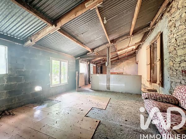 Maison à vendre 1 pièce 60 m² Saint-Germain-les-Vergnes