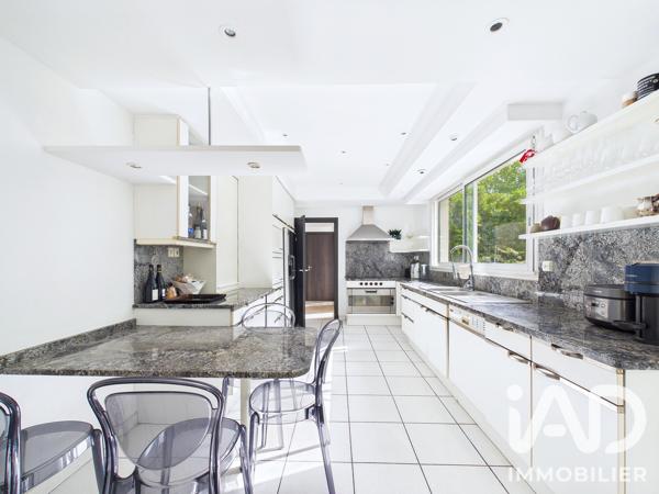 Location maison 6 pièces 233,88 m² Sceaux