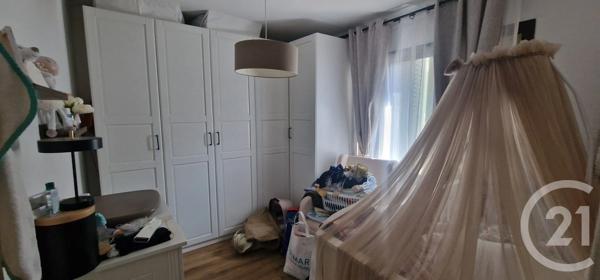 Appartement T3 à vendre  4 pièces - 80 m 2   HYERES  - 83