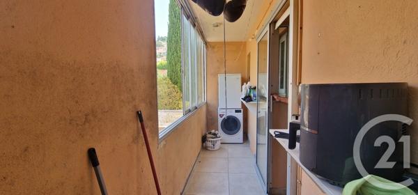 Appartement T3 à vendre  4 pièces - 80 m 2   HYERES  - 83