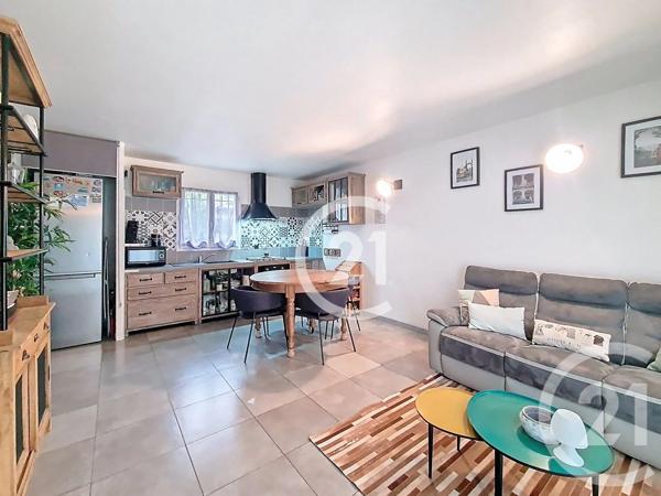 Maison à vendre  3 pièces - 60,57 m 2   ARLES  - 13