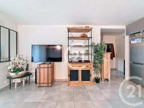 Maison à vendre  3 pièces - 60,57 m 2   ARLES  - 13