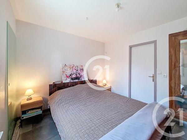 Maison à vendre  3 pièces - 60,57 m 2   ARLES  - 13