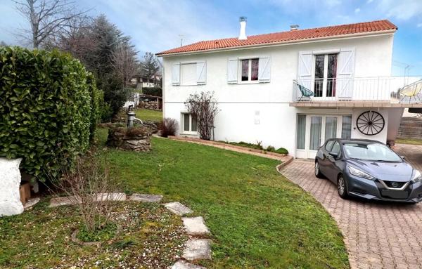 Villa de 171 m2 entièrement rénovée en 2021   Terrain clos de 855 m2
