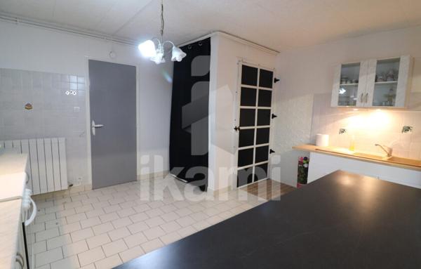 Villa de 171 m2 entièrement rénovée en 2021   Terrain clos de 855 m2