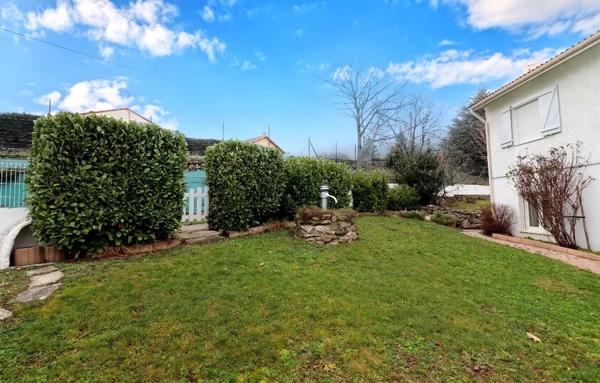 Villa de 171 m2 entièrement rénovée en 2021   Terrain clos de 855 m2