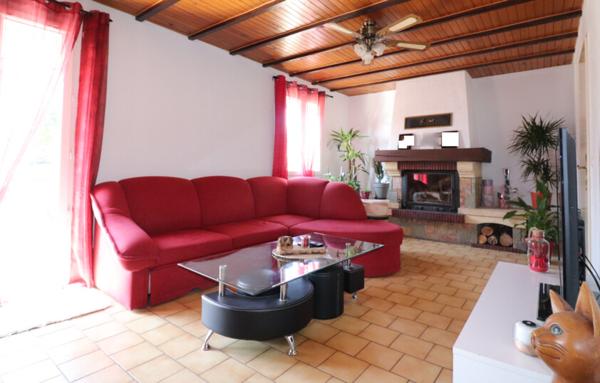 Villa de 171 m2 entièrement rénovée en 2021   Terrain clos de 855 m2