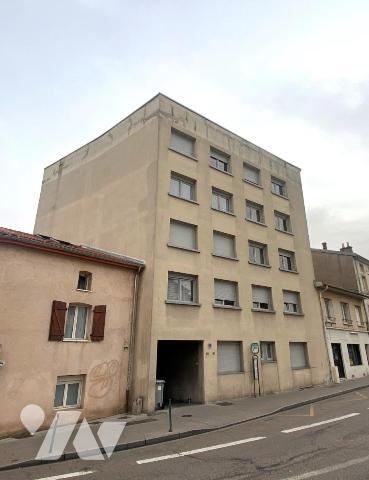 Immeuble de rapport, composé de 16 appartements actuellement loués.