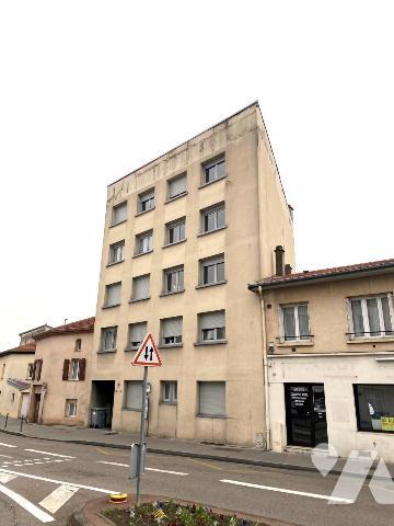 Immeuble de rapport, composé de 16 appartements actuellement loués.