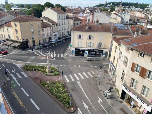 Immeuble de rapport, composé de 16 appartements actuellement loués.