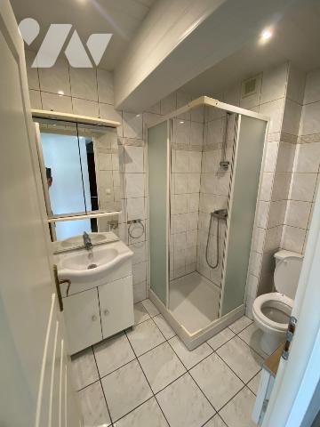 Immeuble de rapport, composé de 16 appartements actuellement loués.