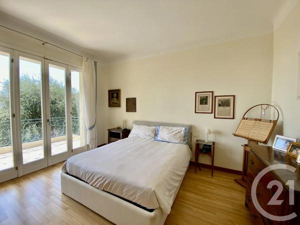 Maison à vendre  5 pièces - 210 m 2   MENTON  - 06