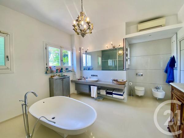 Maison à vendre  5 pièces - 210 m 2   MENTON  - 06