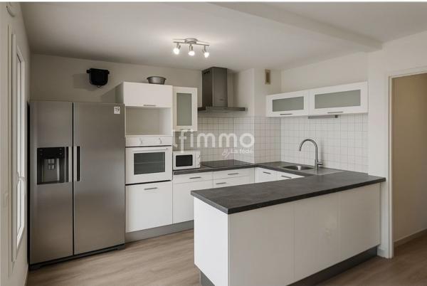 T3 71 m² – 2 grandes chambres – Balcon – Ascenseur – Parking – DPE B