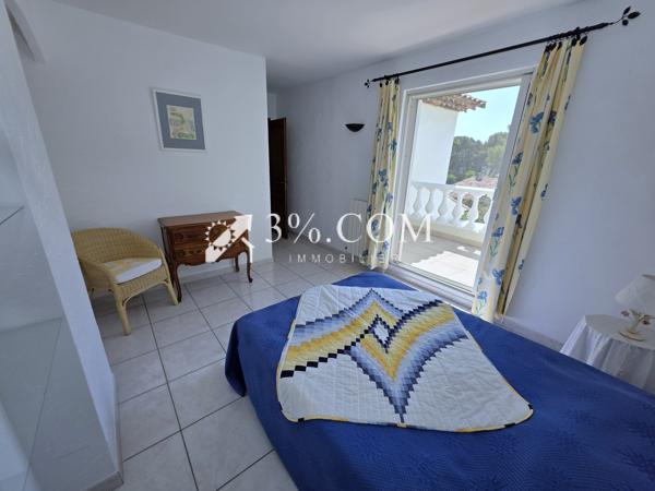 Villa 4 pièce(s) 4 chambre(s) 145 m²