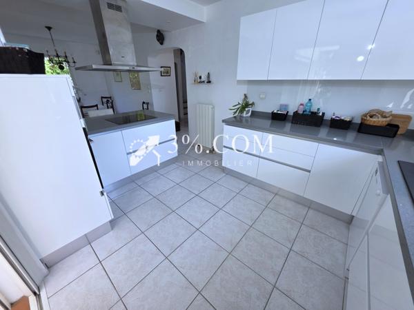 Villa 4 pièce(s) 4 chambre(s) 145 m²