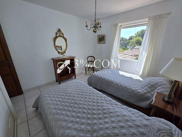 Villa 4 pièce(s) 4 chambre(s) 145 m²