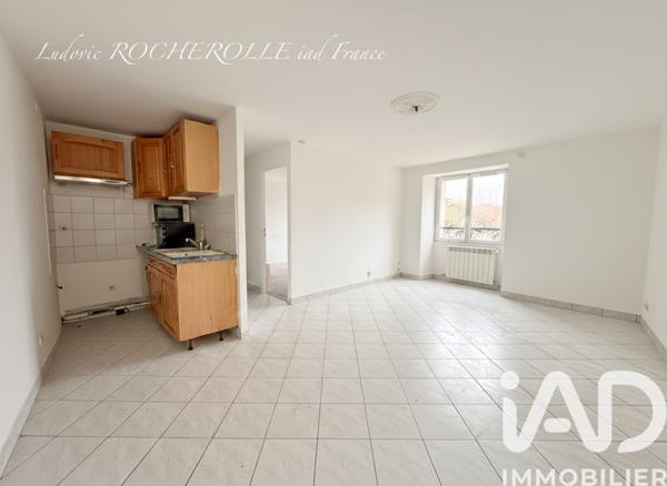 Location appartement 2 pièces 39 m² Corbeil-Essonnes