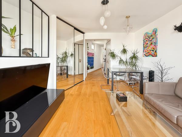 Asnières-sur-Seine (92600) Bel appartement dernier étage et vue très dégagée